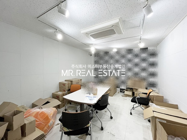 서울 서초구 서초동 교대역3분,홀+룸1+내부화장실,인테리어완벽,실사진,코너건물 월세 매물번호 11339 사진 3