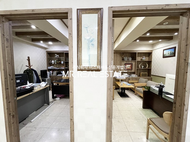 서울 강남구 논현동 신사역30초,단독출입구,테라스,룸2+홀,탕비,대로변 월세 매물번호 11343 사진 3