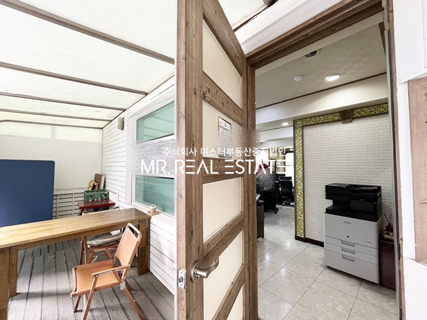 서울 강남구 논현동 신사역30초,단독출입구,테라스,룸2+홀,탕비,대로변 월세 매물번호 11343 사진 9