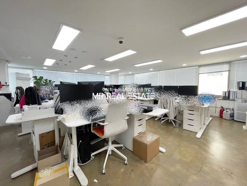 서울 강남구 신사동 신사역.자주식1대.화이트톤인테리어.가성비 월세 매물번호 11441 사진 3