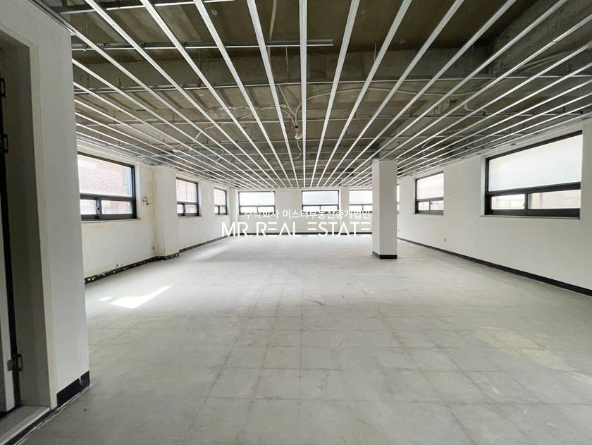 서울 강남구 논현동 논현역.관리비포함.원상복구.자주식1대 월세 매물번호 11442 사진 2