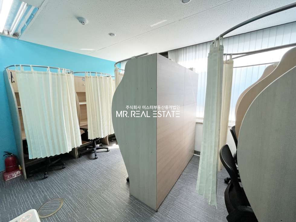서울 강남구 역삼동 주차3대,원복가능,대로변,테라스,홀+룸2+남녀분리화장실 월세 매물번호 11451 사진 4