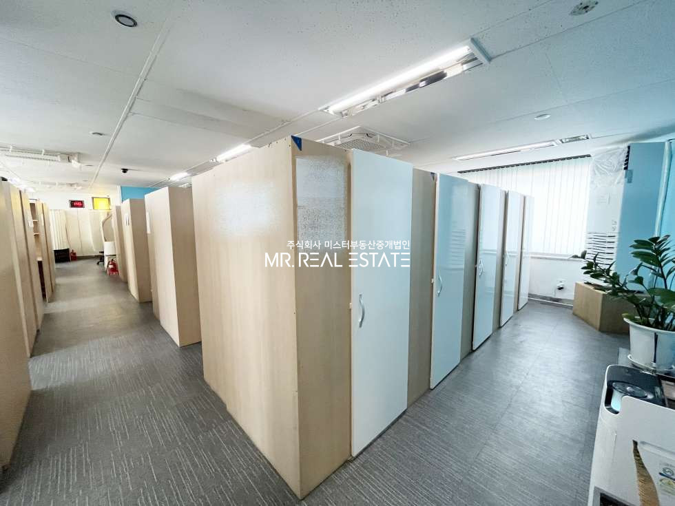 서울 강남구 역삼동 주차3대,원복가능,대로변,테라스,홀+룸2+남녀분리화장실 월세 매물번호 11451 사진 5