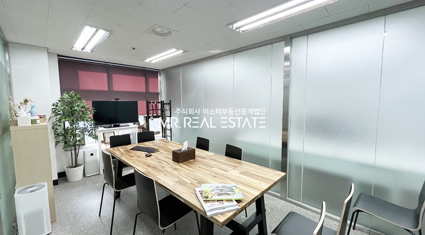 서울 강남구 역삼동 강남역2분,유리룸4+홀+분리화장실,건물내외관특급,실사진 월세 매물번호 11477 사진 2