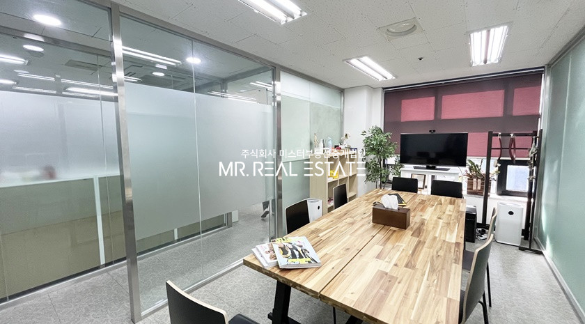 서울 강남구 역삼동 강남역2분,유리룸4+홀+분리화장실,건물내외관특급,실사진 월세 매물번호 11477 사진 3