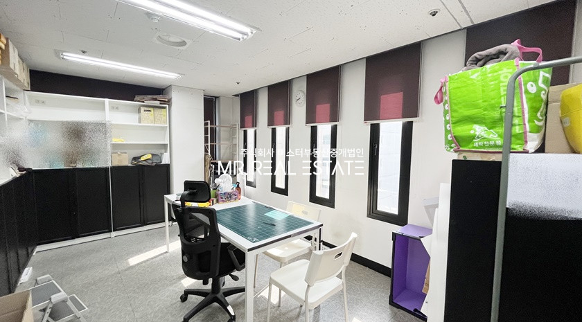 서울 강남구 역삼동 강남역2분,유리룸4+홀+분리화장실,건물내외관특급,실사진 월세 매물번호 11477 사진 4