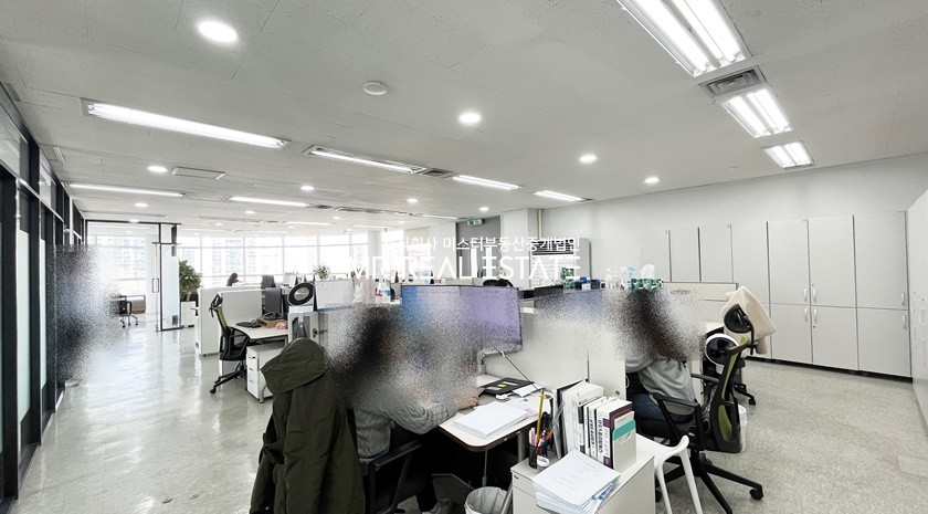 서울 강남구 신사동 무료주차2대,최상급내외관,한남대교가보이는완벽한인테리어,룸4+넓은홀 월세 매물번호 11482 사진 7