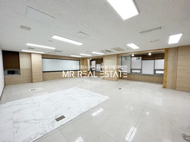서울 강남구 대치동 선릉역30초,통창,지하주차장,건물내외관특급,층전체사용,엘레베이터 월세 매물번호 11484 사진 3
