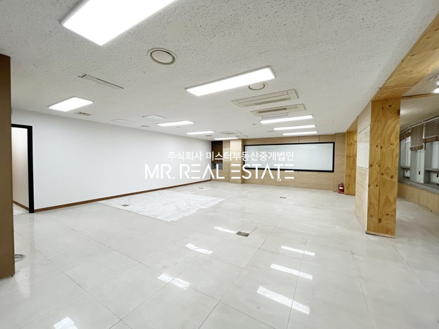 서울 강남구 대치동 선릉역30초,통창,지하주차장,건물내외관특급,층전체사용,엘레베이터 월세 매물번호 11484 사진 4