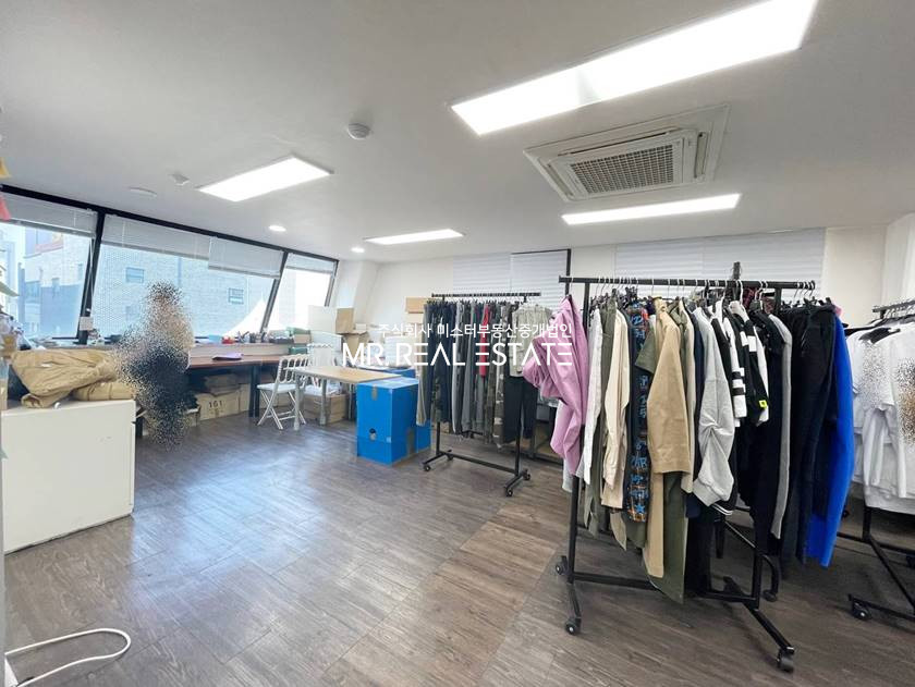 서울 강남구 논현동 을지병원사거리.지정석2대.룸3.무상인수.S급가성비 월세 매물번호 11532 사진 1
