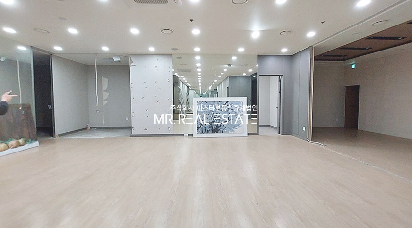 서울 강남구 삼성동 봉은사역,인테리어有,대로변,넓은평수,엘베有 월세 매물번호 11624 사진 1