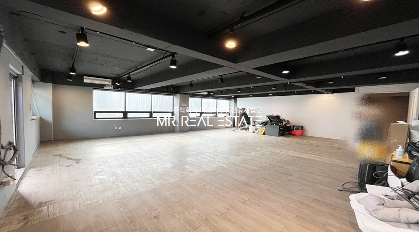 서울 강남구 논현동 S신사역근S실사진O주차O넓은홀O공용주방공간O엘베O 월세 매물번호 11629 사진 6