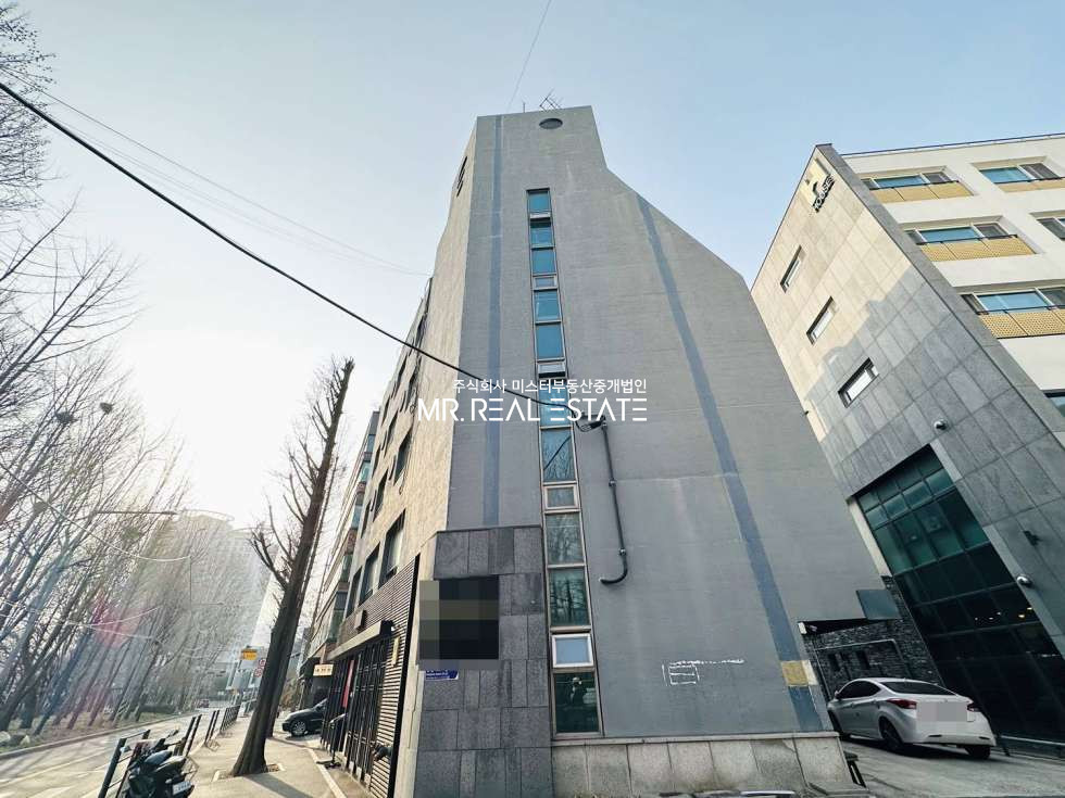 서울 서초구 양재동 양재천뷰.노출천장.원상복구.뷰맛집.강남대로인접.접근성굿 월세 매물번호 11705 사진 1