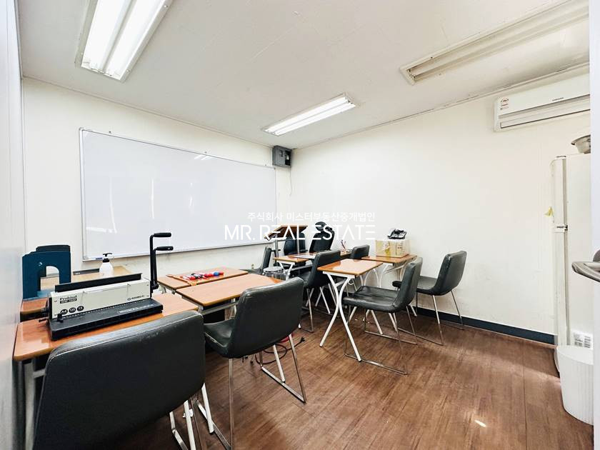 서울 강남구 신사동 압구정1분.초역세권.평수넓고.가성비좋은소형사무실 월세 매물번호 11799 사진 2