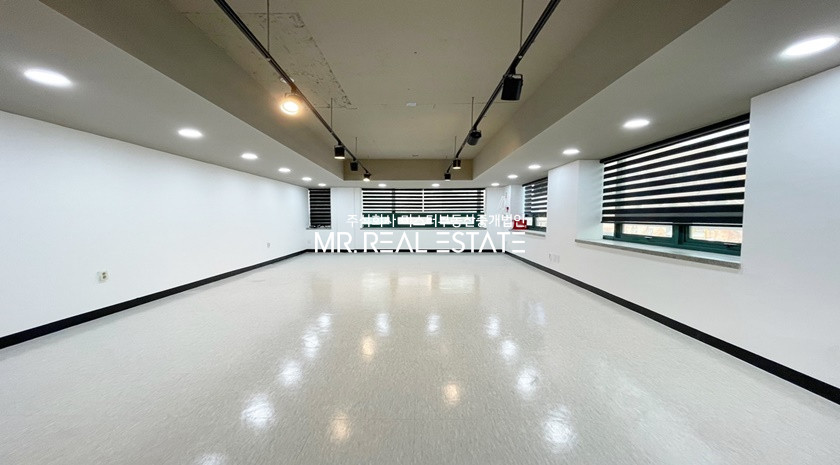 서울 강남구 신사동 압구정근접S실사진O인테리어사무실O가성비O자주식주차O베란다O 월세 매물번호 12003 사진 1