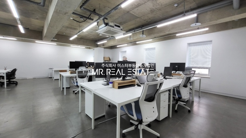서울 강남구 논현동 실사진,신사역,한층전체사용,주차2대,S급인테리어 월세 매물번호 12130 사진 2