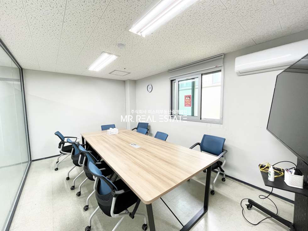 서울 강남구 논현동 자주식주차2대,더블역세권,완벽한인테리어,룸5+홀,엘베,남녀분리화장실 월세 매물번호 12176 사진 3