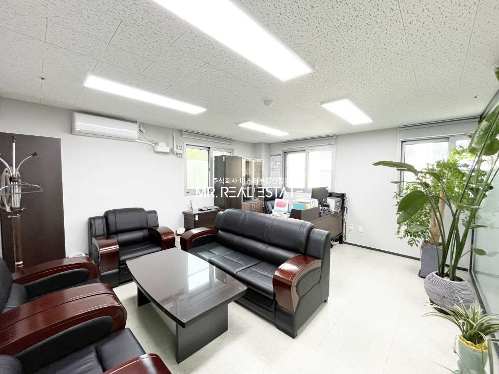 서울 강남구 논현동 자주식주차2대,더블역세권,완벽한인테리어,룸5+홀,엘베,남녀분리화장실 월세 매물번호 12176 사진 4