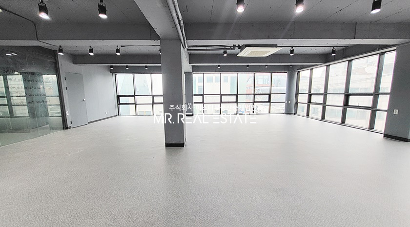서울 강남구 신사동 가로수길메인.무권리.쇼핑몰.뷰티.디자인.IT 월세 매물번호 12411 사진 1