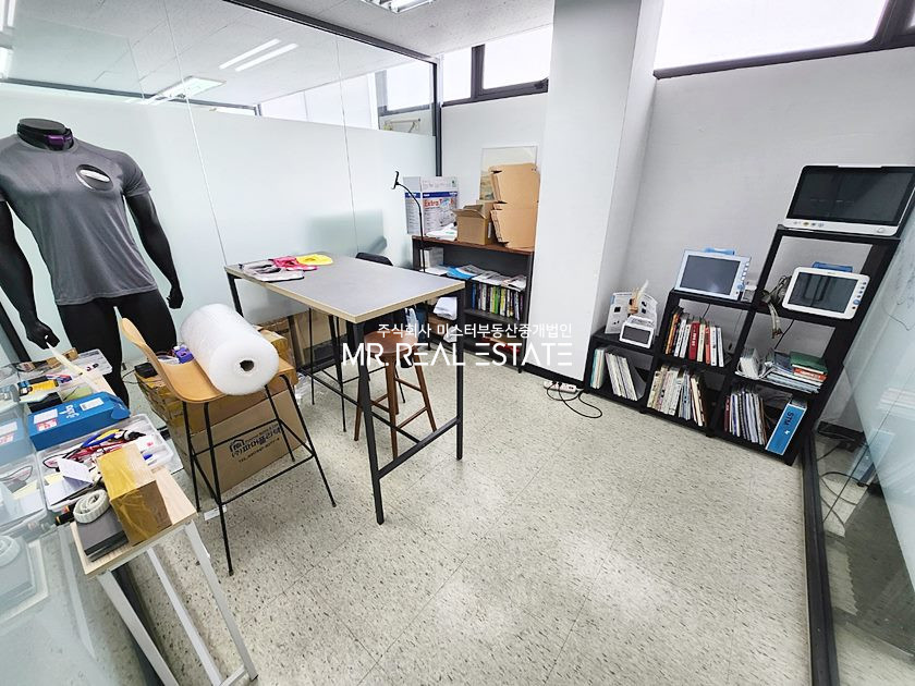 서울 서초구 서초동 실사진O,서초역세권,코너건물,단독테라스有 월세 매물번호 12413 사진 4
