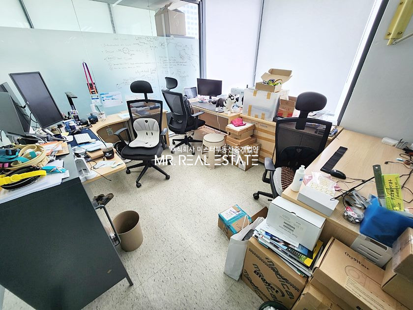 서울 서초구 서초동 실사진O,서초역세권,코너건물,단독테라스有 월세 매물번호 12413 사진 5