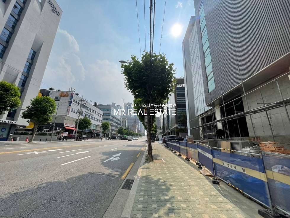 서울 서초구 서초동 남부터미널역.대로변대형사무실.통임대.병원,사옥등 다양한업종가능 월세 매물번호 12419 사진 2