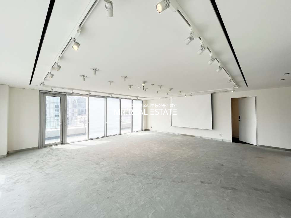 서울 강남구 청담동 3면테라스,청담동고층,채광최고,엘베,주차편리,단독층사용 월세 매물번호 12549 사진 3