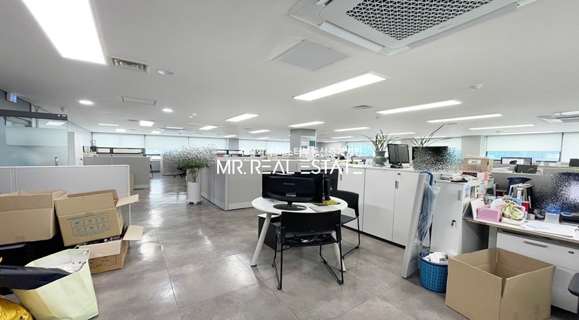 서울 강남구 역삼동 S역삼역근접S실사진O주차2대O화이트톤내부O경비원상주O 월세 매물번호 12558 사진 1