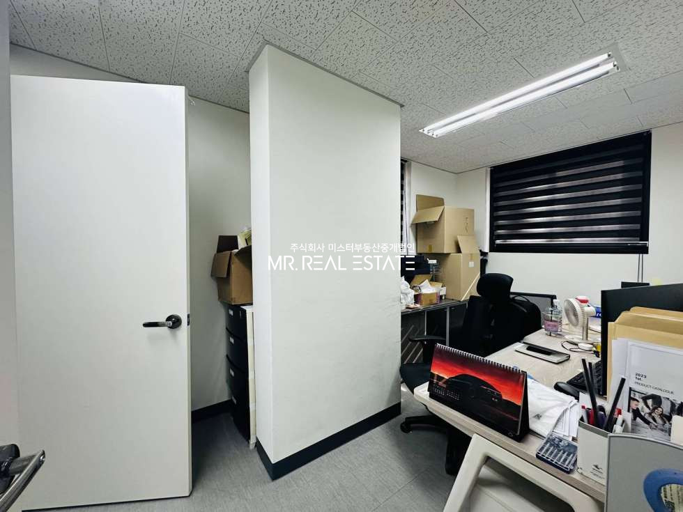 서울 강남구 논현동 주건축물제1동 학동5분,중소형ACE,엘베O,약28P 월세 매물번호 12677 사진 3