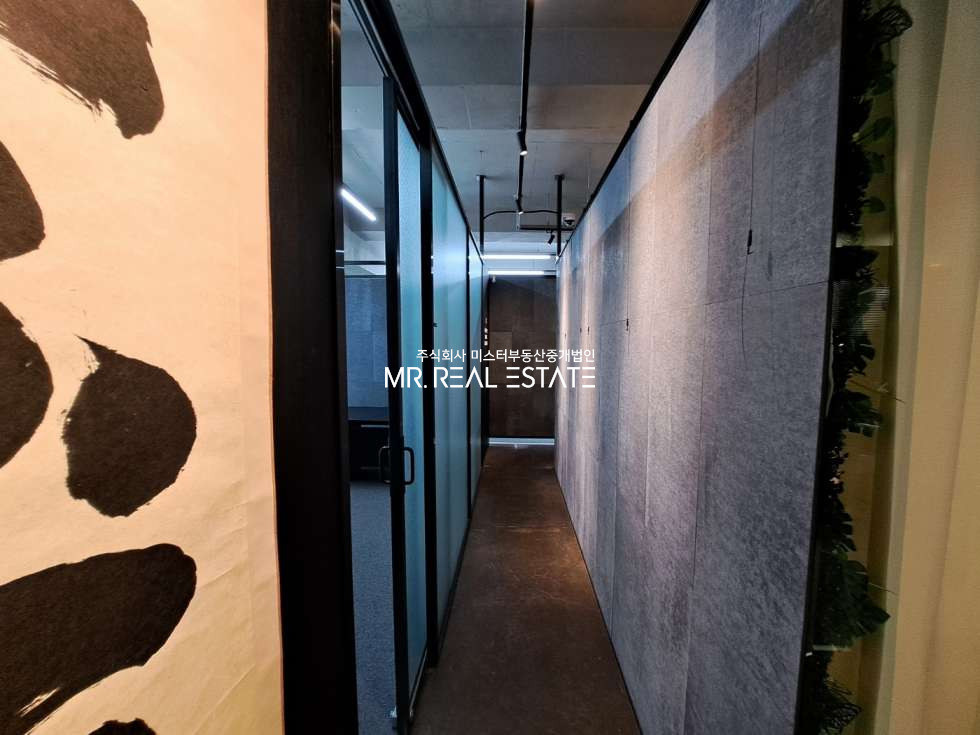 서울 강남구 논현동 S급 외관, ACE 인테리어, 실사진O , 주차O, 적극 추천 물건! 월세 매물번호 12701 사진 3