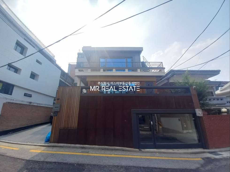 서울 강남구 신사동 신사동 주택형 통임대 S급외관 S급인테리어 주차3대 적극추천 월세 매물번호 12725 사진 1