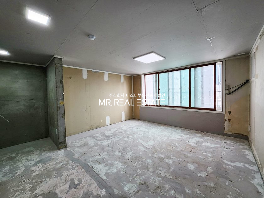 서울 강남구 신사동 실사진O,신사역세권,원복완료,베란다有 월세 매물번호 12731 사진 4