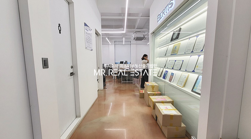 서울 강남구 논현동 실사진O언주역대로변.S급내외관.보면계약.특급ACE 월세 매물번호 12799 사진 1