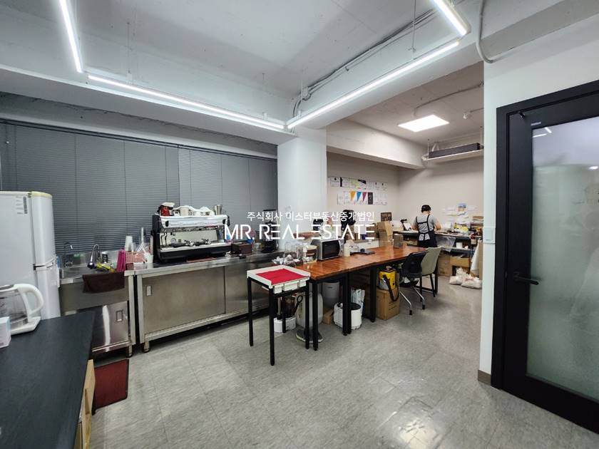 서울 강남구 논현동 룸4.노출천장.자주식.내부수도.인테리어.디자인 월세 매물번호 12802 사진 3